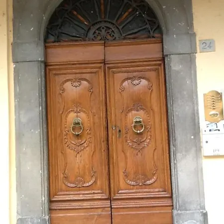 Guest house La Piazza 1 *